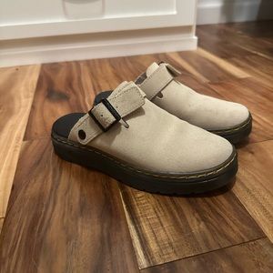 Carlson Suede Slingback Mules in Warm Sand